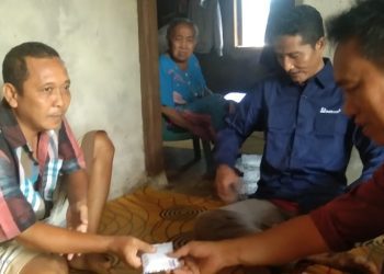 DPC AWDI Muara Enim Raya Kunjungi Wartawan Yang Sakit