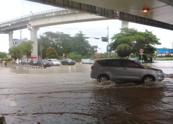 Banyak Jalan Masih Tergenang Air, Polresta Palembang Siaga