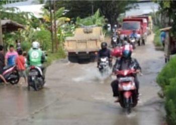 Viral di Media Sosial Terjadi Banjir di Daerah Jalan Lettu Karim Kadir Palembang