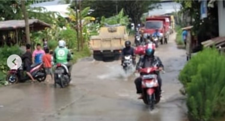 Viral di Media Sosial Terjadi Banjir di Daerah Jalan Lettu Karim Kadir Palembang