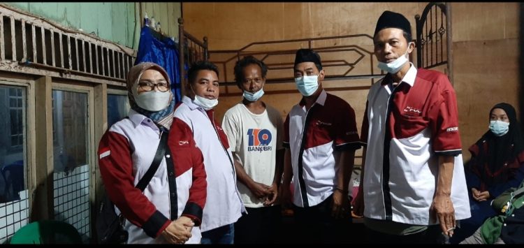 Ketua DPRD Palembang dan PDOS Kunjungi Rumah Duka Korban Banjir