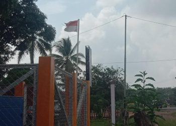 Bendera Merah Putih “Koyak” Terpasang, Ini Tanggapan Aktivis dan Anggota DPRD Banyuasin
