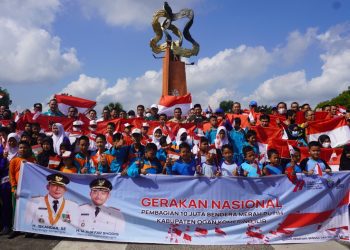 Pemkab OKI Bagi-Bagi Ribuan Bendera Merah Putih GratisPedagang Ketiban Rezeki