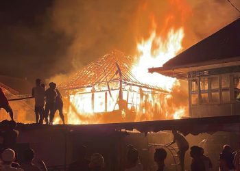 Breangking News 4 Rumah 27 Ilir Habis Terbakar dimakan Kobaran Api