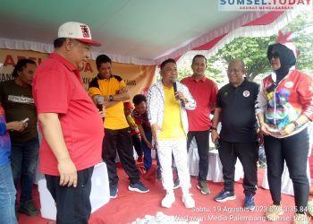 Yanti Humas Koni Kota Palembang Bawa Pulang Doorprize Satu Unit Motor Listrik