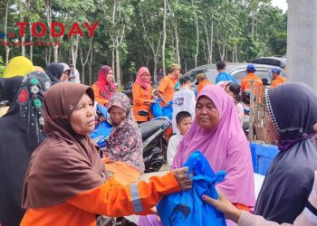 Herman Deru Santuni 276 Petugas Kebersihan di Prabumulih Yang Tidak Dapat THR