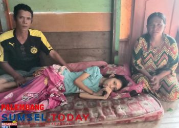 Miris Seorang Wanita Sakit,Kurang Gizi Dari Usia 4 Bulan Sampai Dewasa Kini Terbaring Lemah