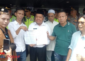 Puluhan Massa Macan Tutul Geruduk Kantor Dinas Pendidikan Provinsi Sumatera Selatan,Terkait Pungli di Beberapa Sekolah